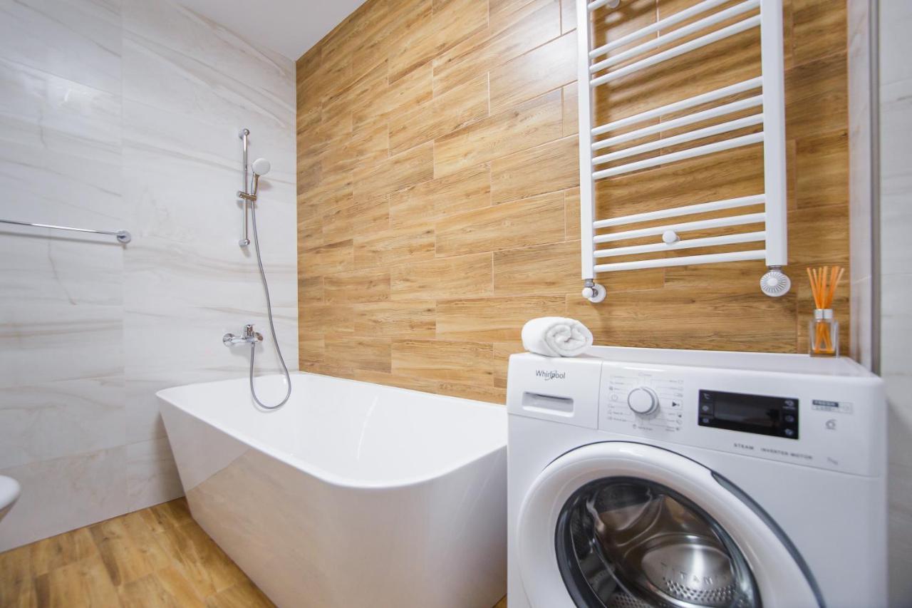 Apartament Creamy Wood Haven Oradea Zewnętrze zdjęcie