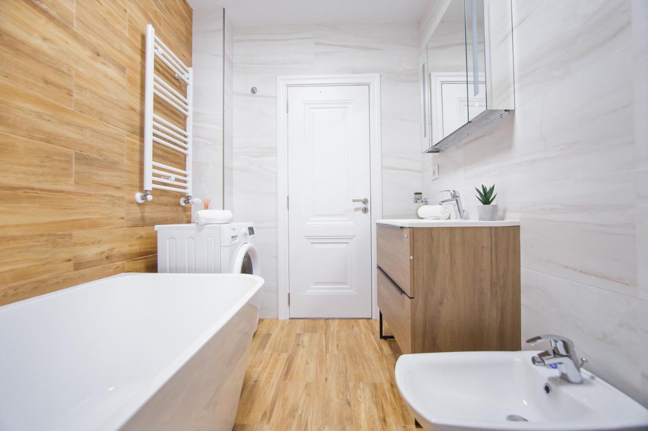 Apartament Creamy Wood Haven Oradea Zewnętrze zdjęcie