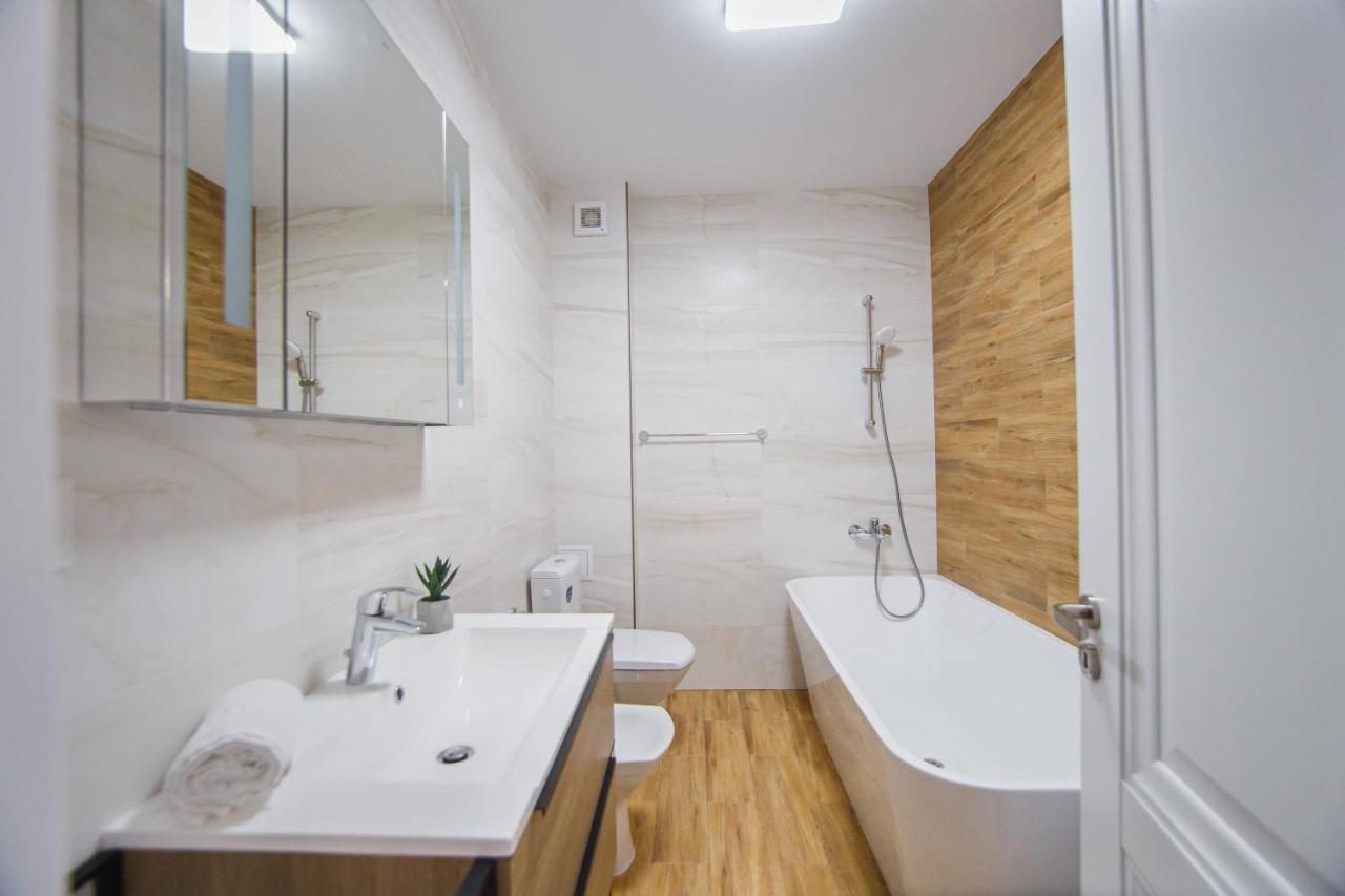 Apartament Creamy Wood Haven Oradea Zewnętrze zdjęcie