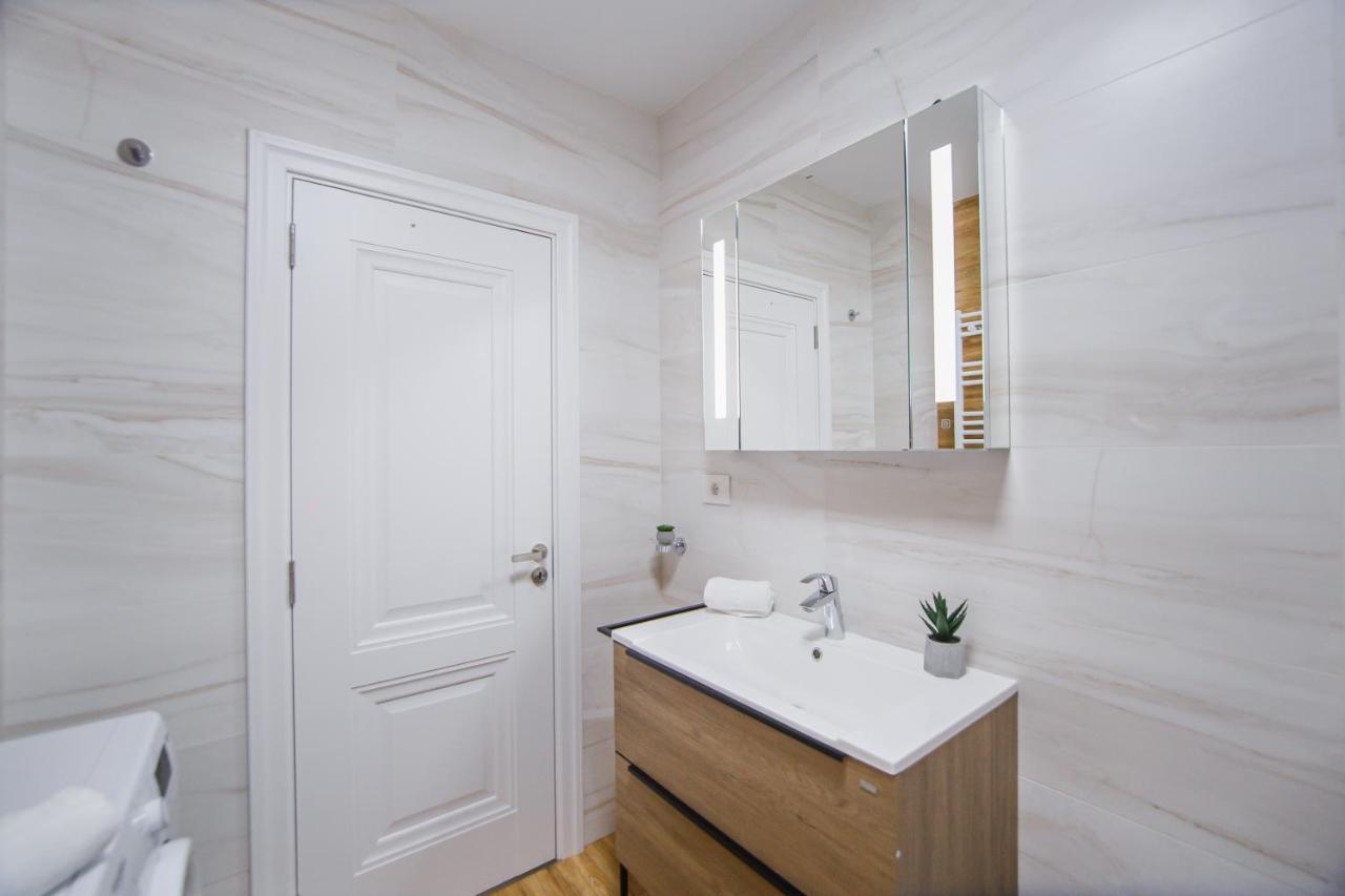 Apartament Creamy Wood Haven Oradea Zewnętrze zdjęcie